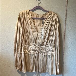 Ellie Tahari blouse in ecru. NWT. Beautiful and romantic.